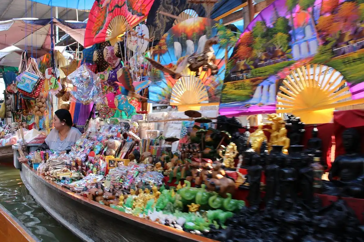 السوق العائم (1)