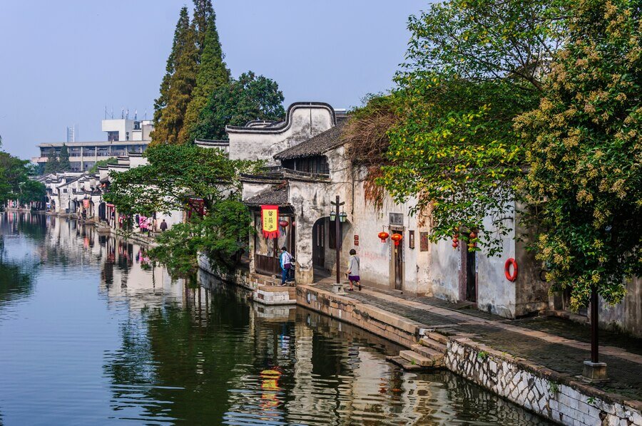 أفضل الأماكن والأنشطة في هانوي افضل أماكن سياحية في هانوي افضل الاماكن السياحية في هانوي افضل اماكن السياحة في هانوي افضل اماكن سياحية في هانوي افضل الاماكن لزيارة هانوي أفضل الأماكن للزيارة في هانوي أفضل المعالم السياحية في هانوي بحيرة هوان كيم معبد الأدب الحي القديم في هانوي حديقة با في الوطنية غابة كات با الوطنية متحف الفنون الجميلة في هانوي مسرح الدمى المائية سوق دونغ شوان الضريح الرئاسي لهو تشي منه حديقة حيوان هانوي مدينة الألعاب المائية